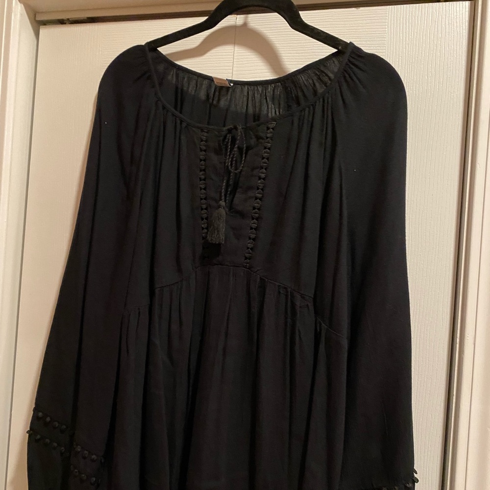 Black top with tassel tie 3/4 sleeve